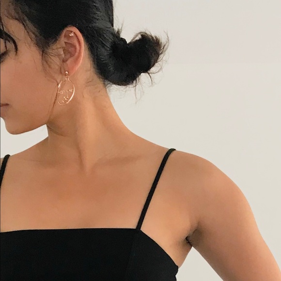 Meet your posher, Melanie! - Picture 1 of 7